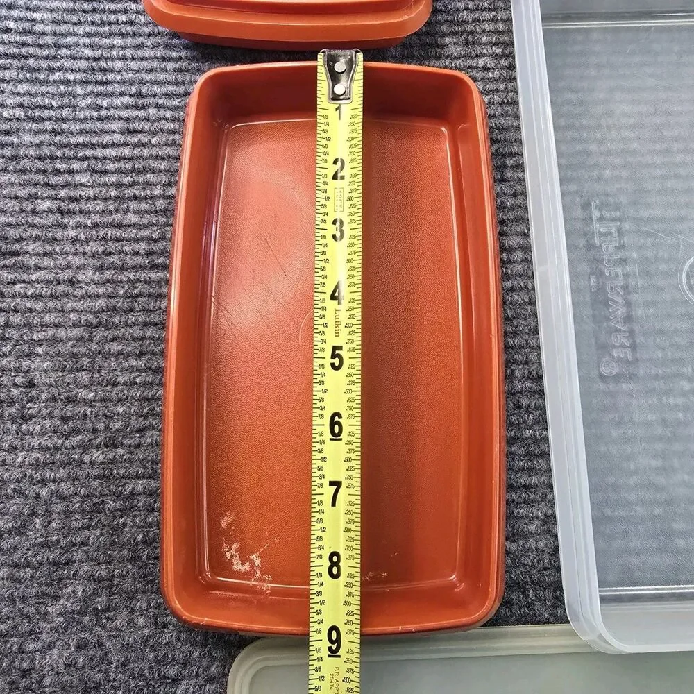Tupperware orange contains